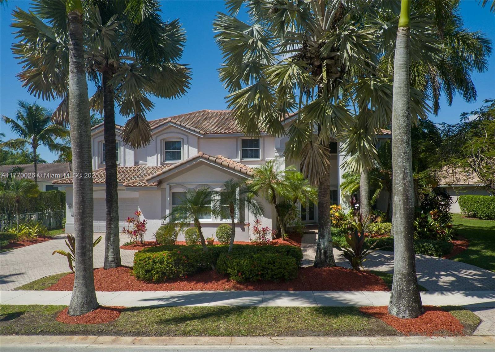 1427 Victoria Isle Dr, Weston, Broward County, Florida - 5 Bedrooms  
5 Bathrooms - 