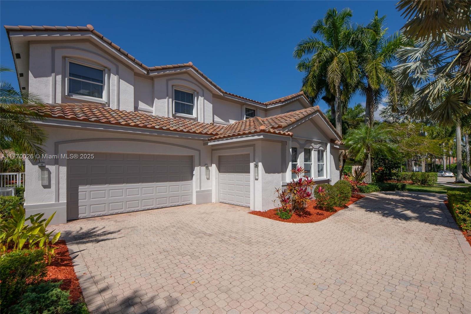 1427 Victoria Isle Dr