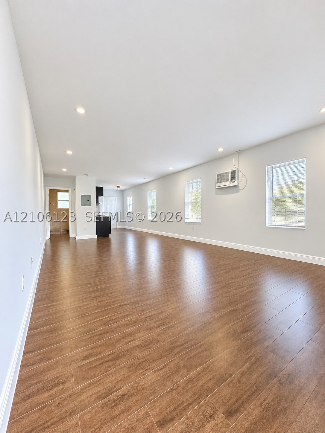 123 NW 15th St U