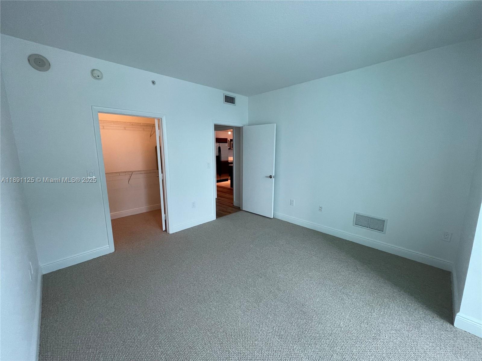 1900 N Bayshore Dr 4109