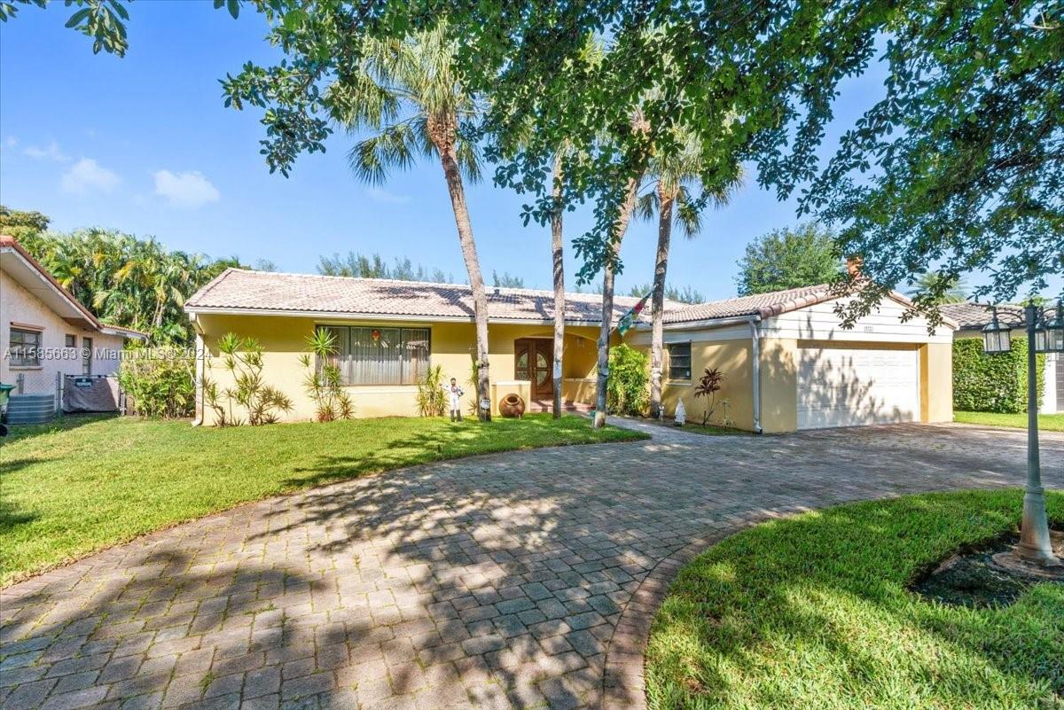 Property for Sale at 15321 Turnbull Dr, Miami Lakes, Miami-Dade County, Florida - Bedrooms: 3 
Bathrooms: 2  - $850,000