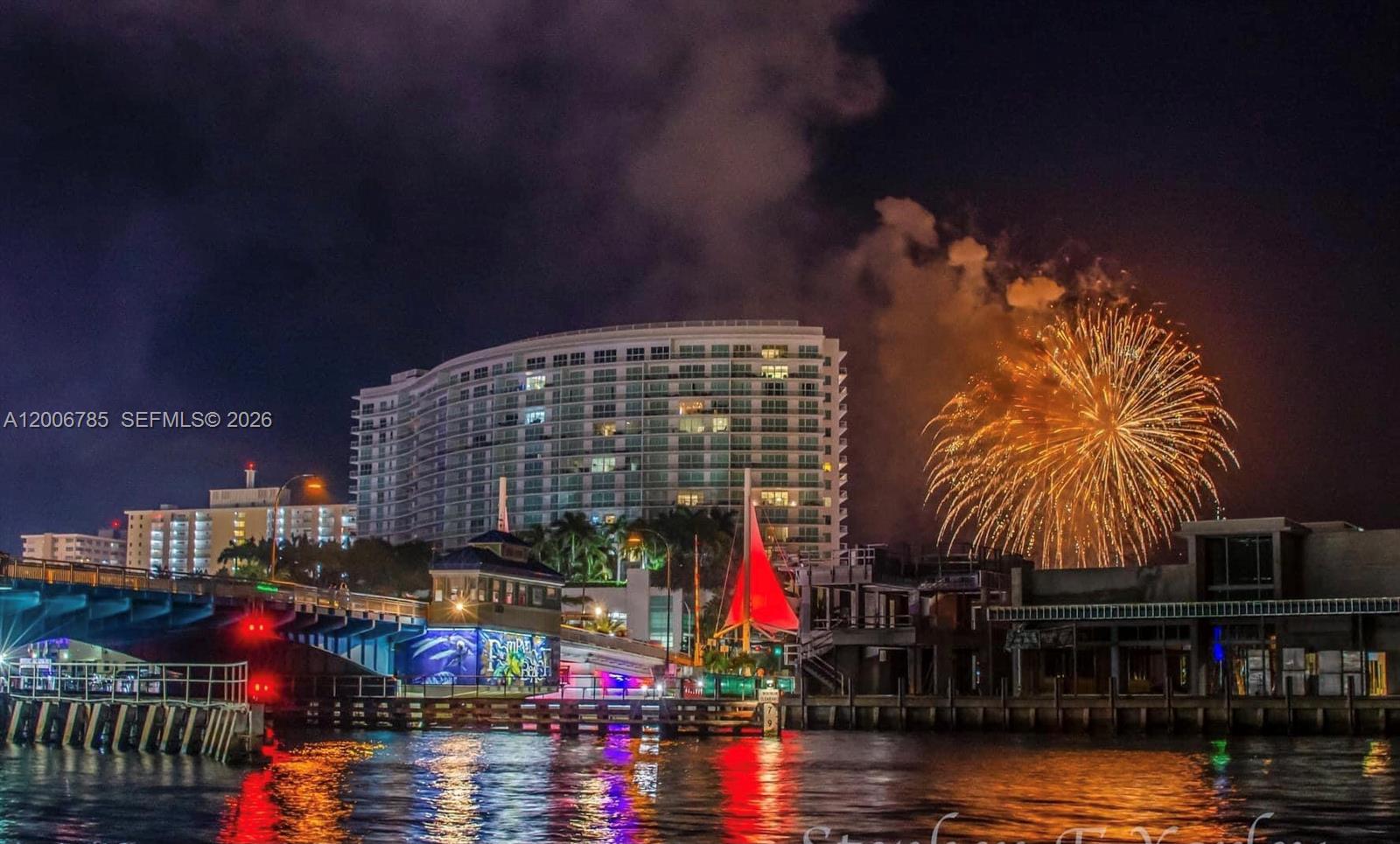 LADO DEL RIO CONDO - Residential