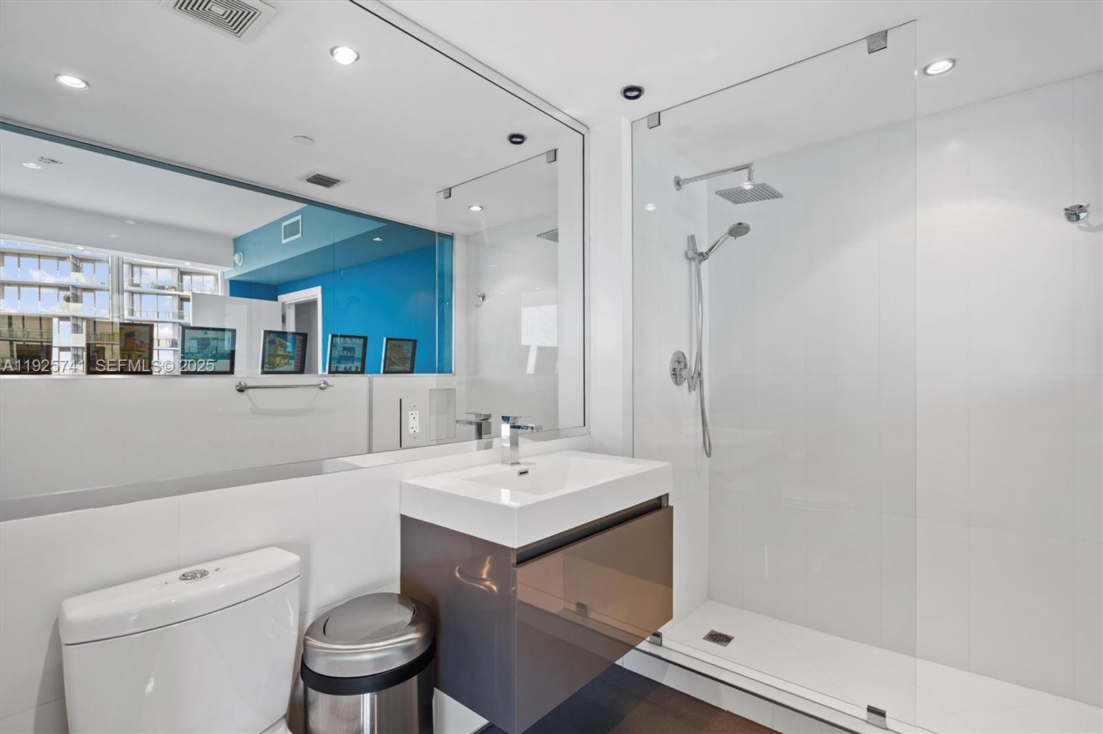 THE BENTLEY BAY CONDO - Residential