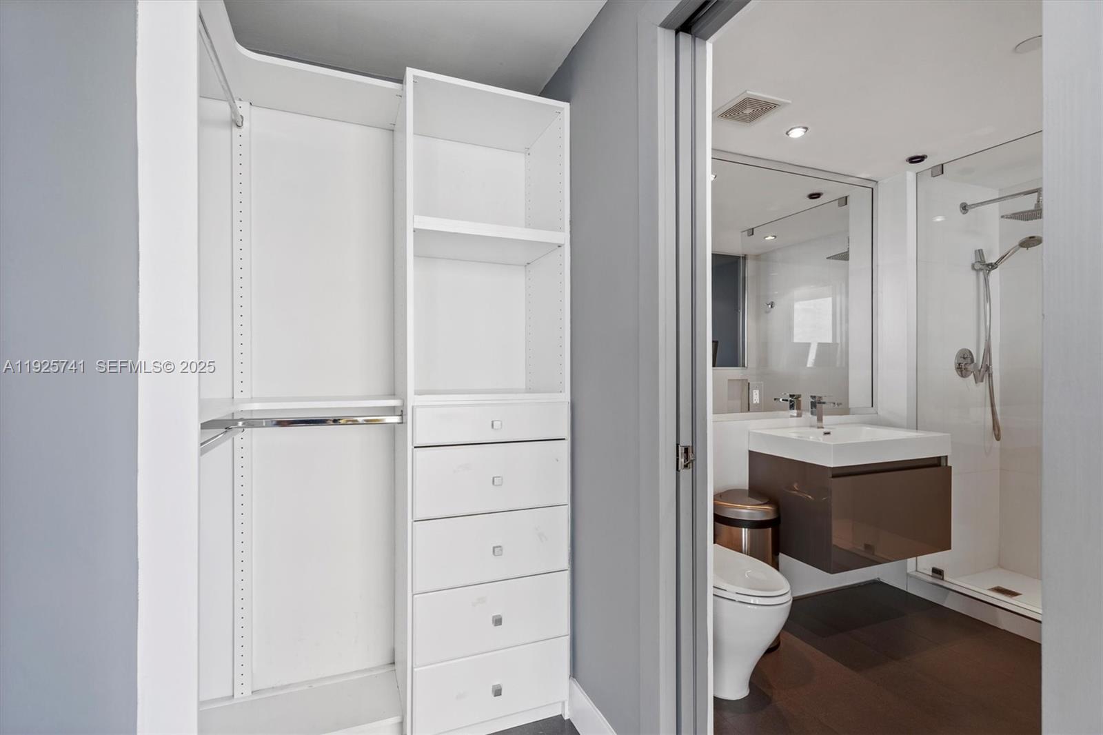 THE BENTLEY BAY CONDO - Residential