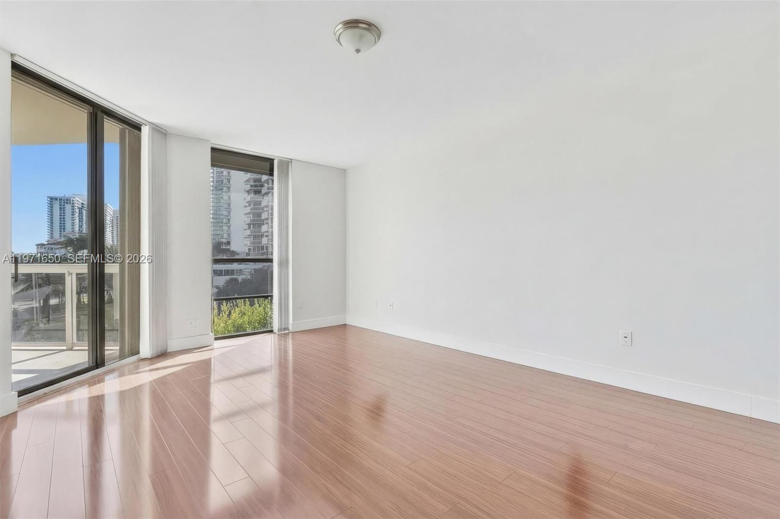 TERRACES NORTH TURNBERRY - Residential