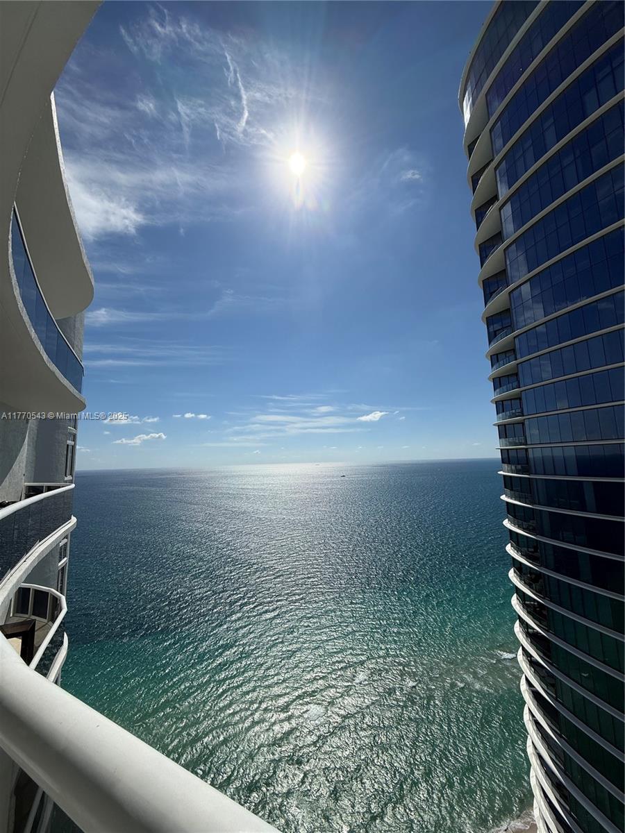 TDR TOWER III CONDO - Residential Lease