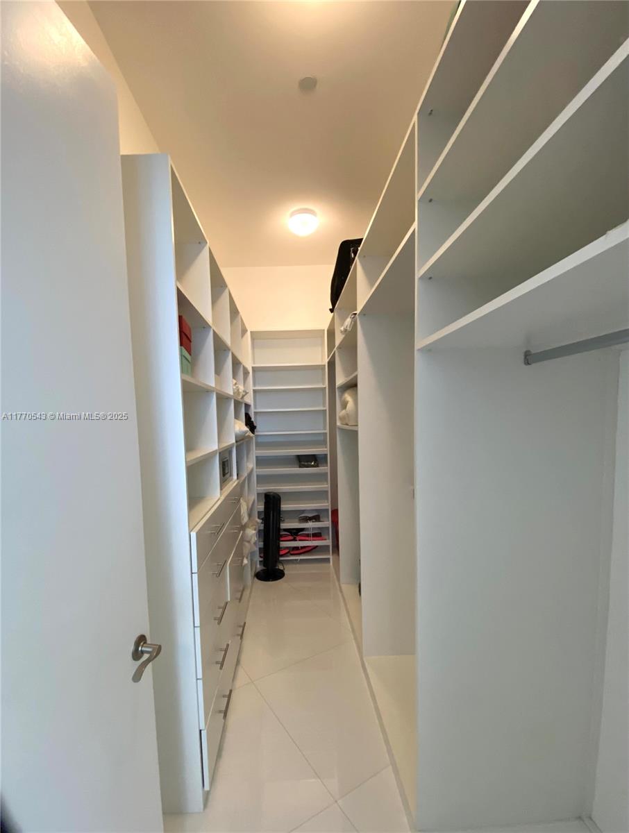 TDR TOWER III CONDO - Residential Lease