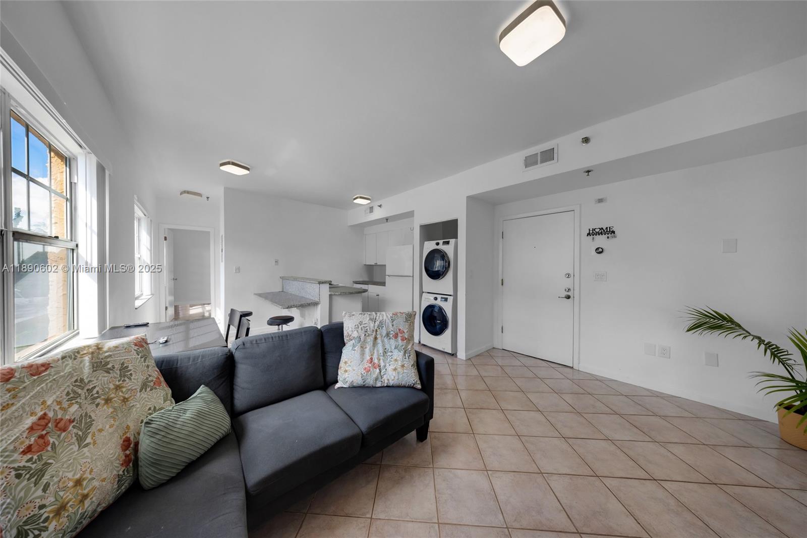 1255 Pennsylvania Ave 307