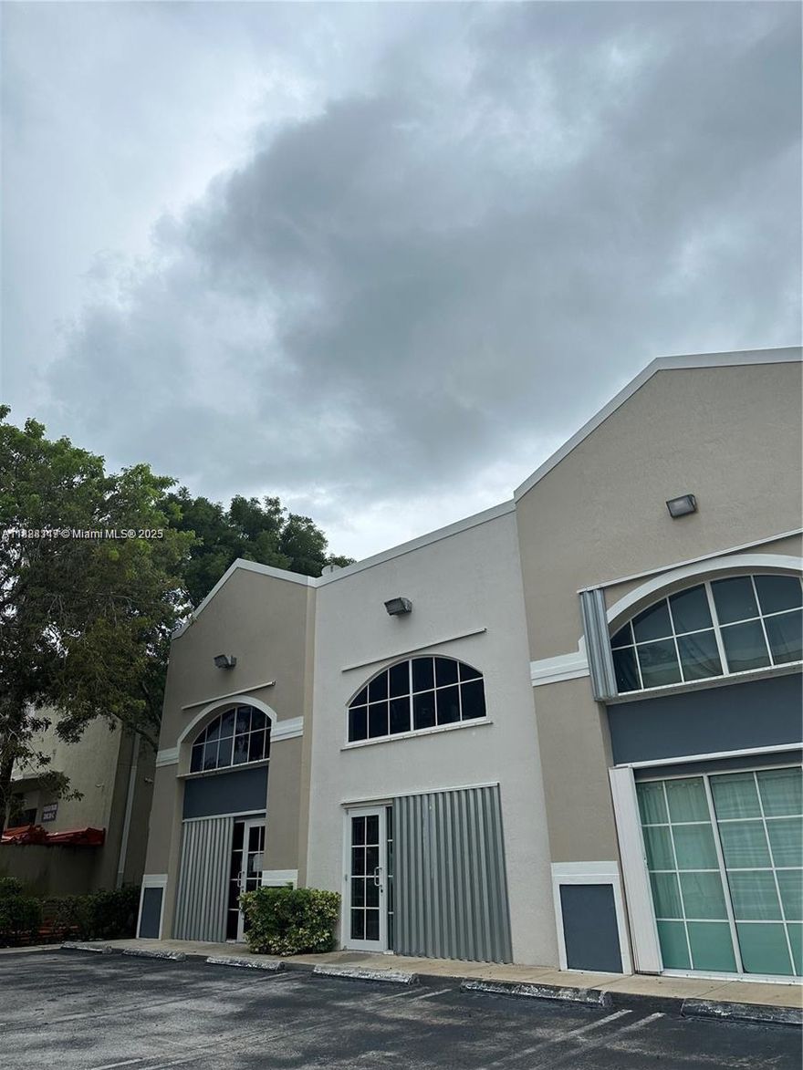 warehouse office space for lease. 979 SF. 2 parking spaces. Available 12/1/2025 near major roads and highways. AC only in office. AC shown in warehouse is not working.