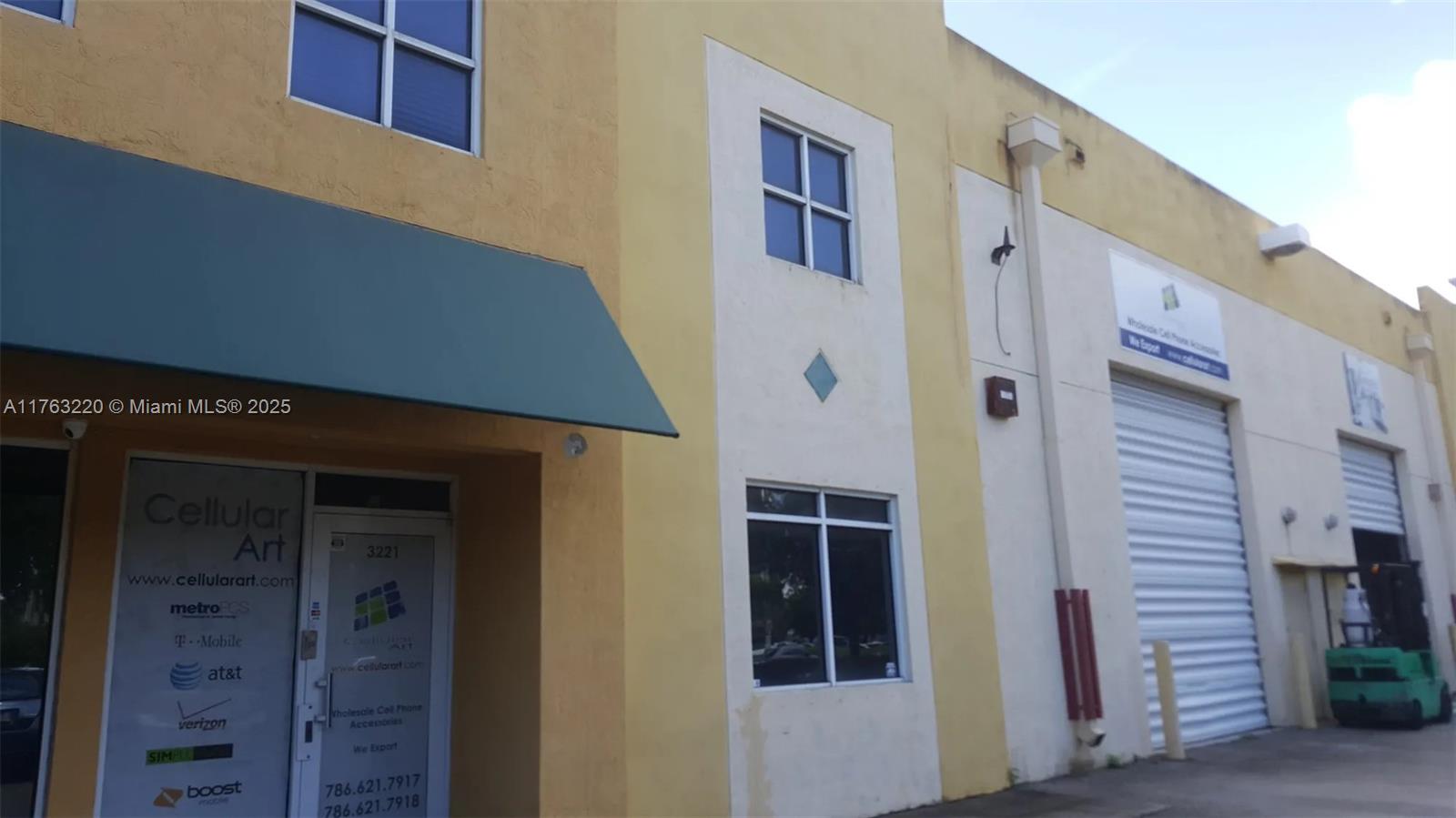 Doral Corners is an industrial warehouse space located in the city of Doral. The property has frontage on NW 82nd Avenue and is on the corner of NW 33rd Street. Across from the new One Doral retail project. Each unit has 2,475 SF, with 1 street level door with 300 Square Feet of offices. Each office has windows overlooking to the west. The property has a 20-foot clear ceiling height in the warehouse. This is a great place for wholesalers, import/export, cellular phone companies, and/or a showroom.
