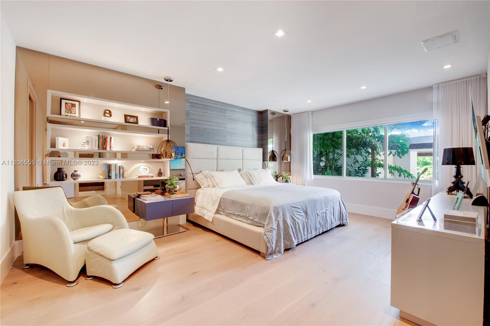 BAY HEIGHTS - Residential