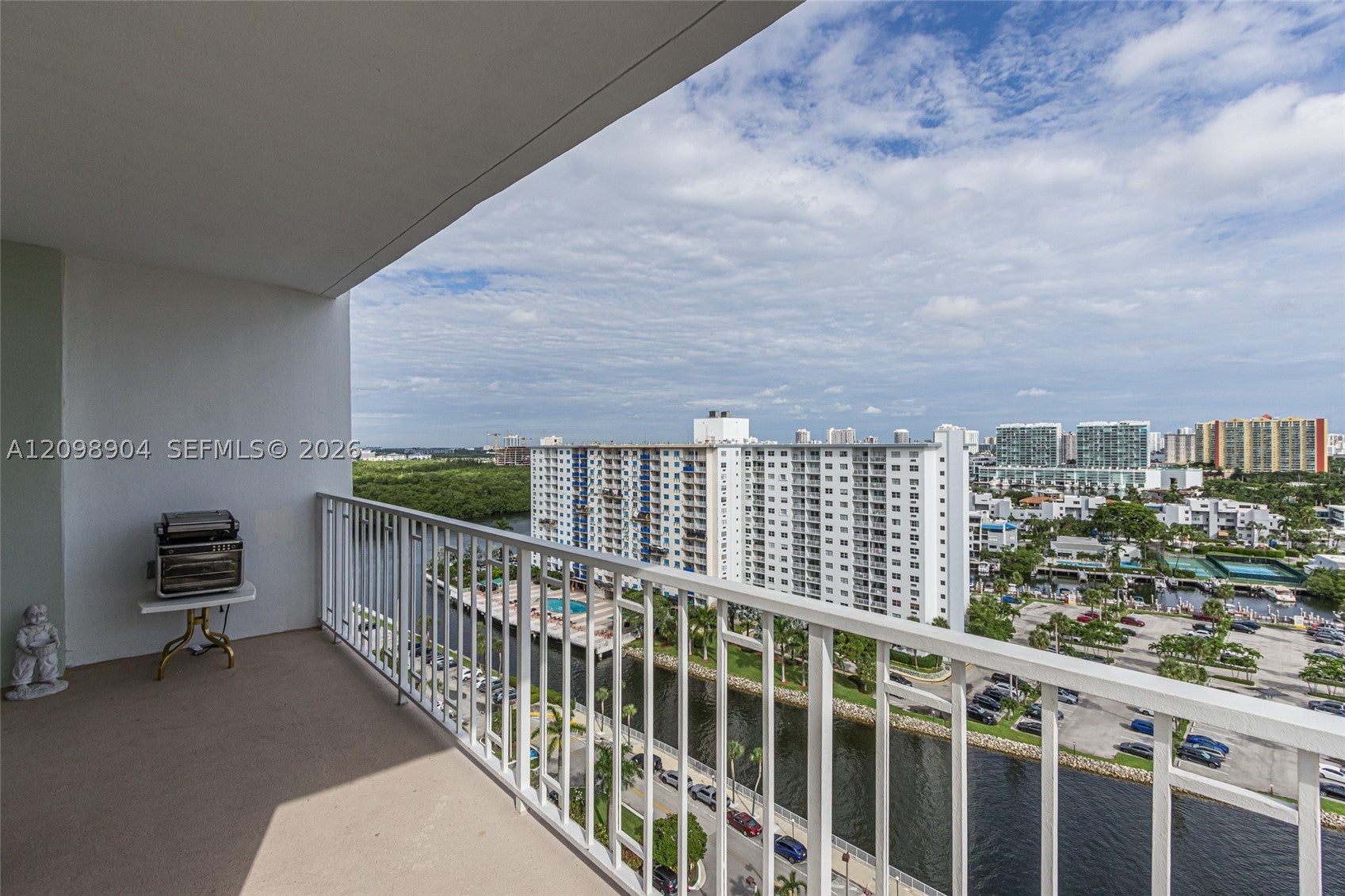 500 Bayview Dr 1631, Sunny Isles Beach, FL, 33160/$405,000 4 500 Bayview Dr 1631