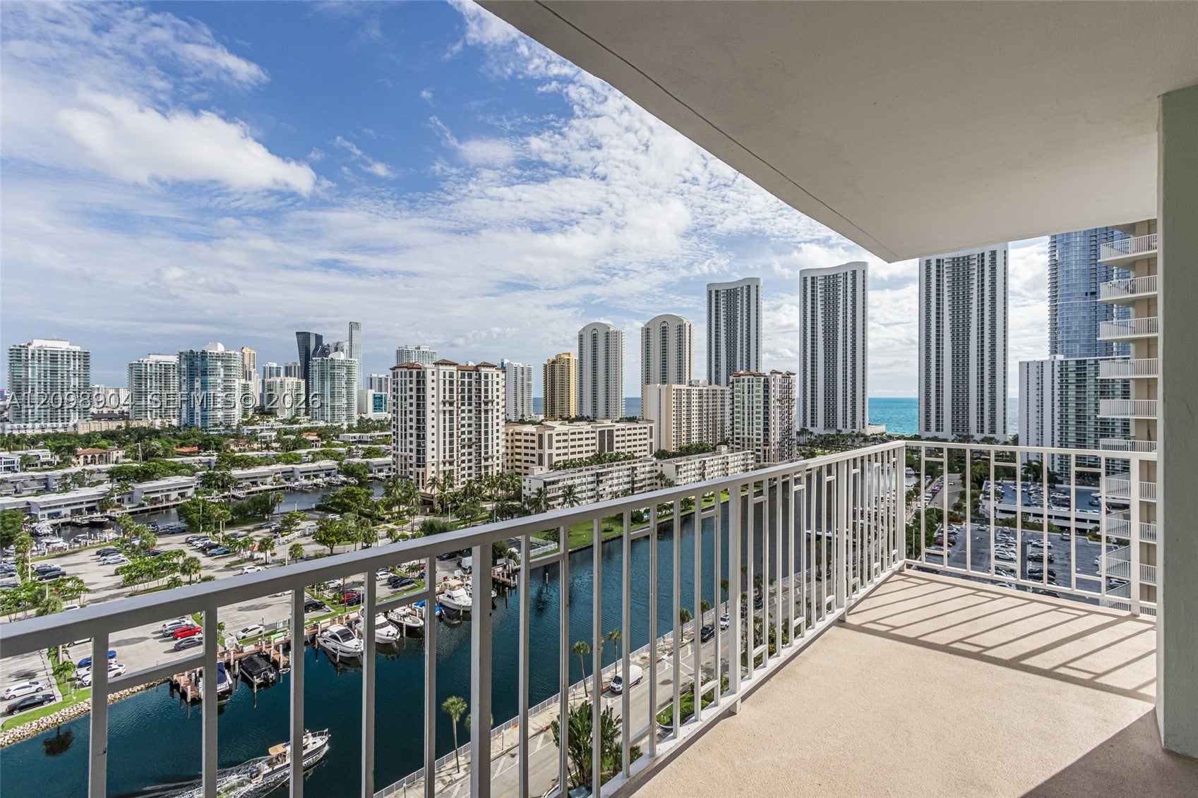 500 Bayview Dr 1631, Sunny Isles Beach, FL, 33160/$405,000 3 500 Bayview Dr 1631