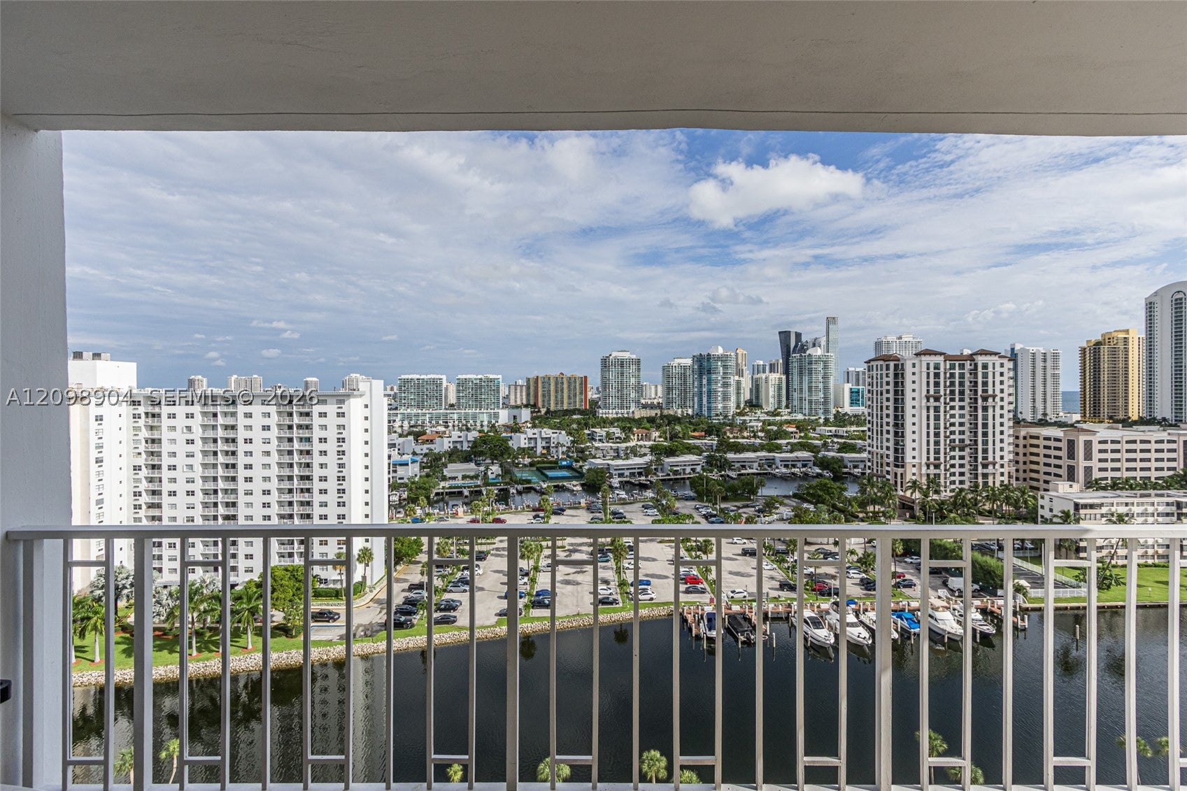 500 Bayview Dr 1631, Sunny Isles Beach, FL, 33160/$405,000 2 500 Bayview Dr 1631