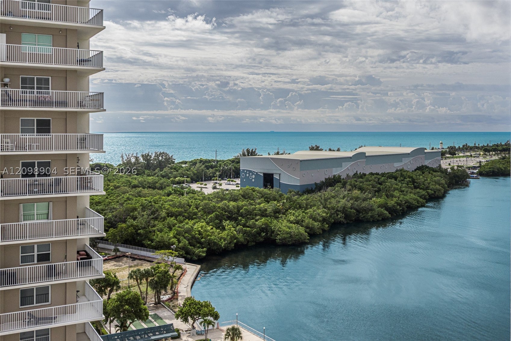 500 Bayview Dr 1631, Sunny Isles Beach, FL, 33160/$405,000 1 500 Bayview Dr 1631