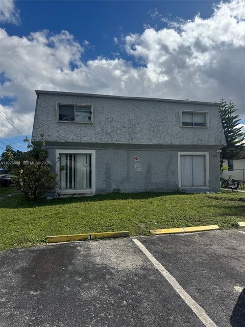 1410 SW 44th Ave 1-5 Fort Lauderdale FL 33317