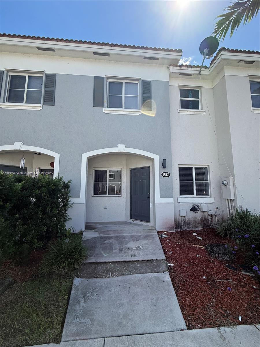 VENETIA GROVE - Residential Lease