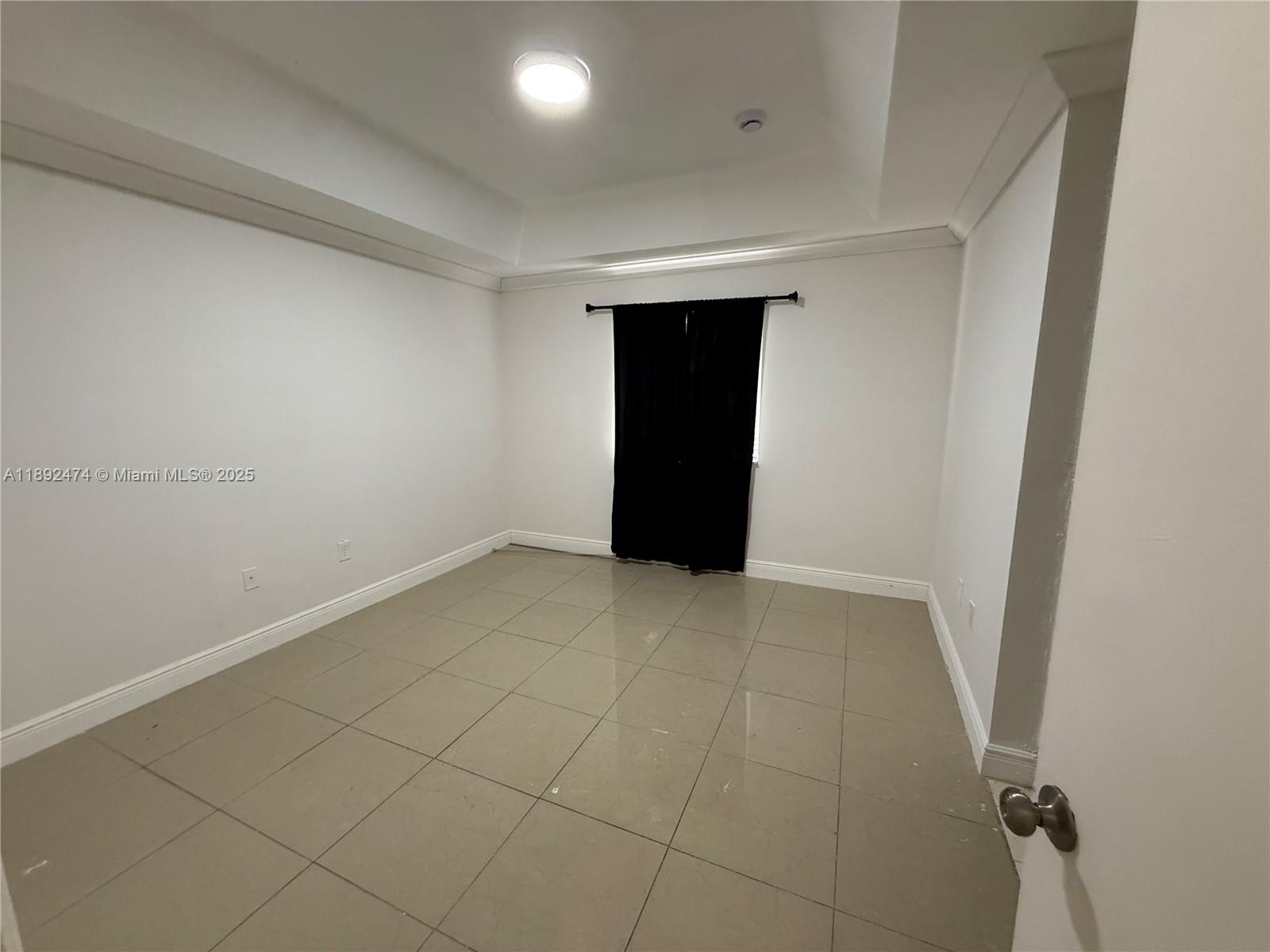 VENETIA GROVE - Residential Lease