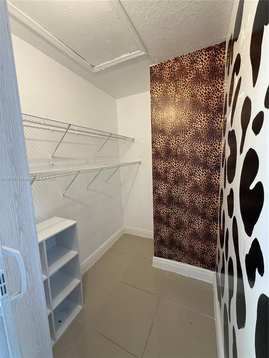 VENETIA GROVE - Residential Lease