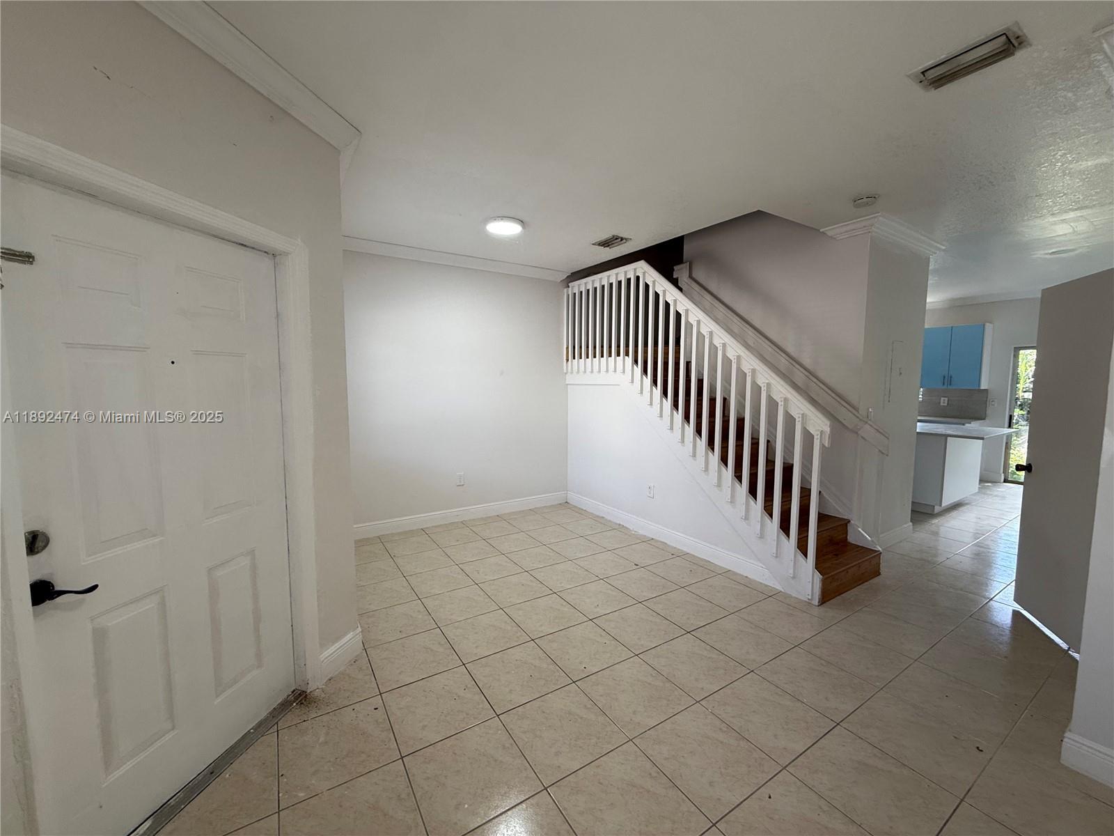 VENETIA GROVE - Residential Lease