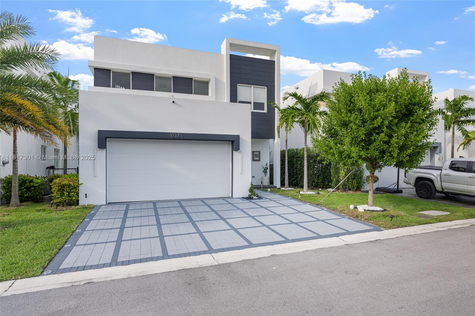 10373 NW 68th Ter