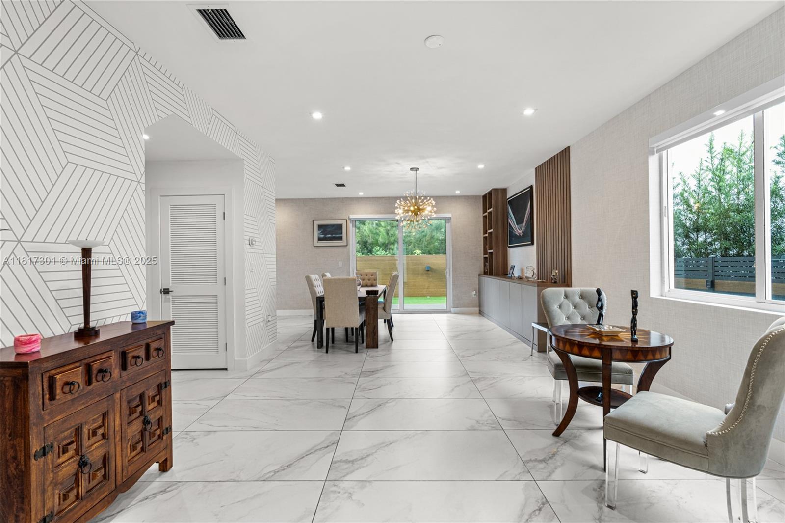 DORAL PALMS SOUTH - Residential Lease