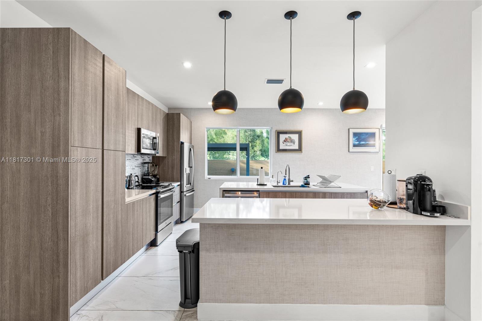 DORAL PALMS SOUTH - Residential Lease