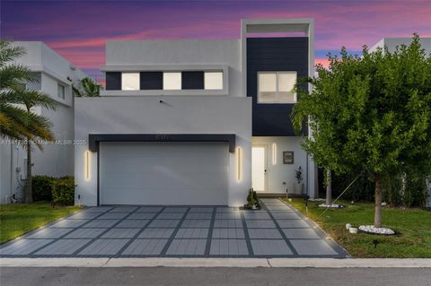10373 NW 68th Ter Doral FL 33178