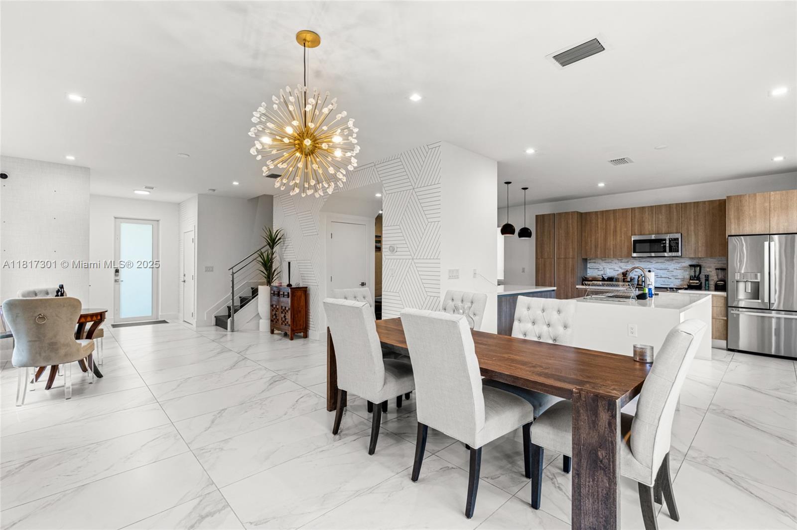 DORAL PALMS SOUTH - Residential Lease