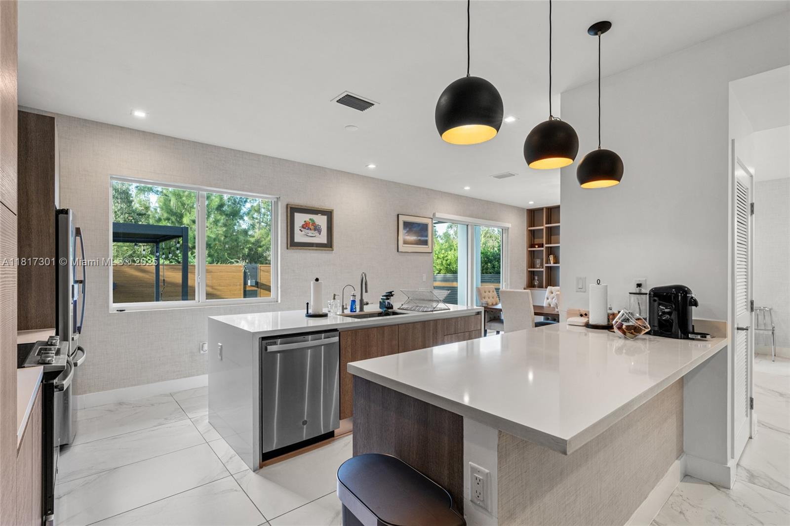 DORAL PALMS SOUTH - Residential Lease