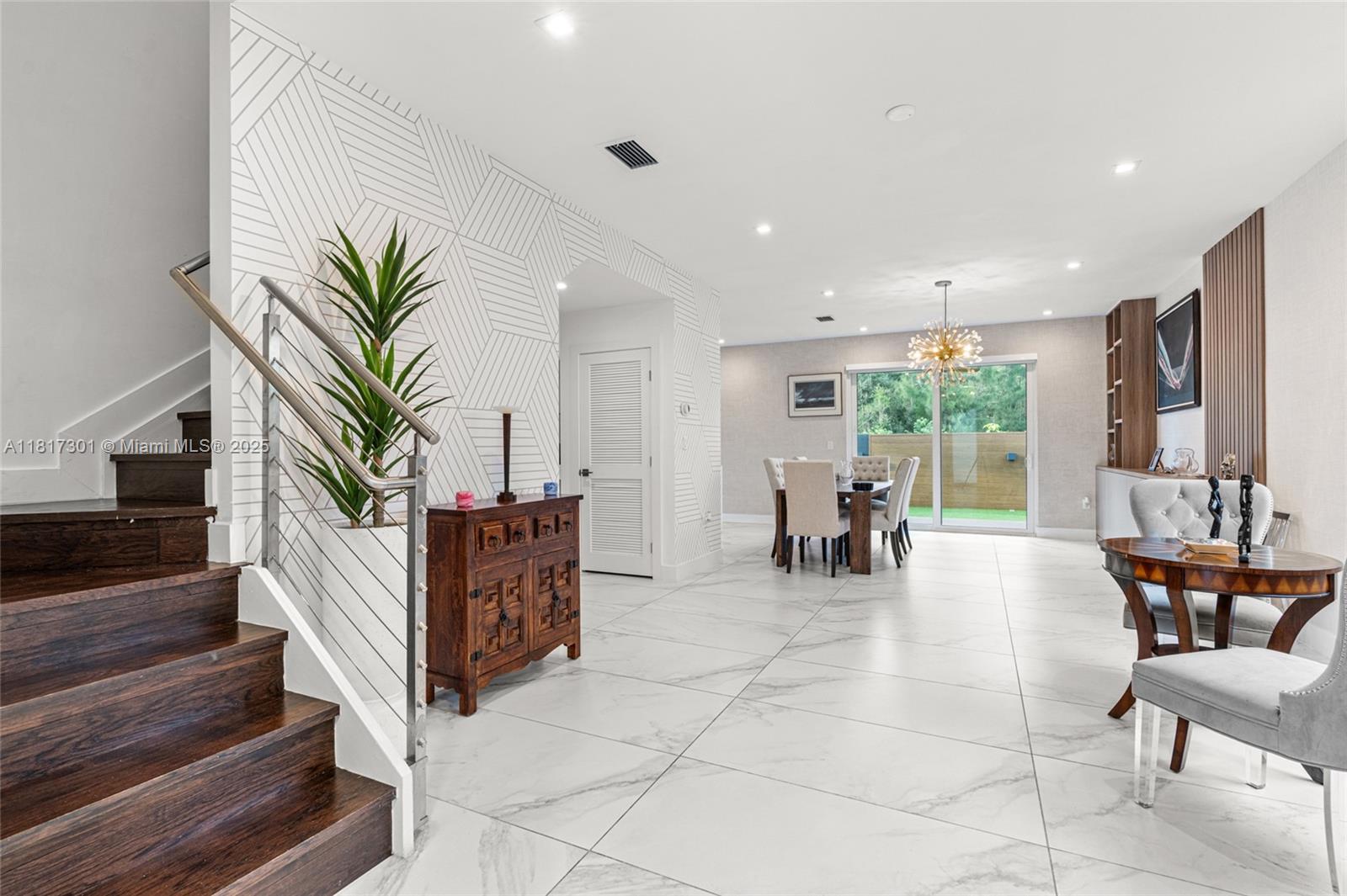 DORAL PALMS SOUTH - Residential Lease