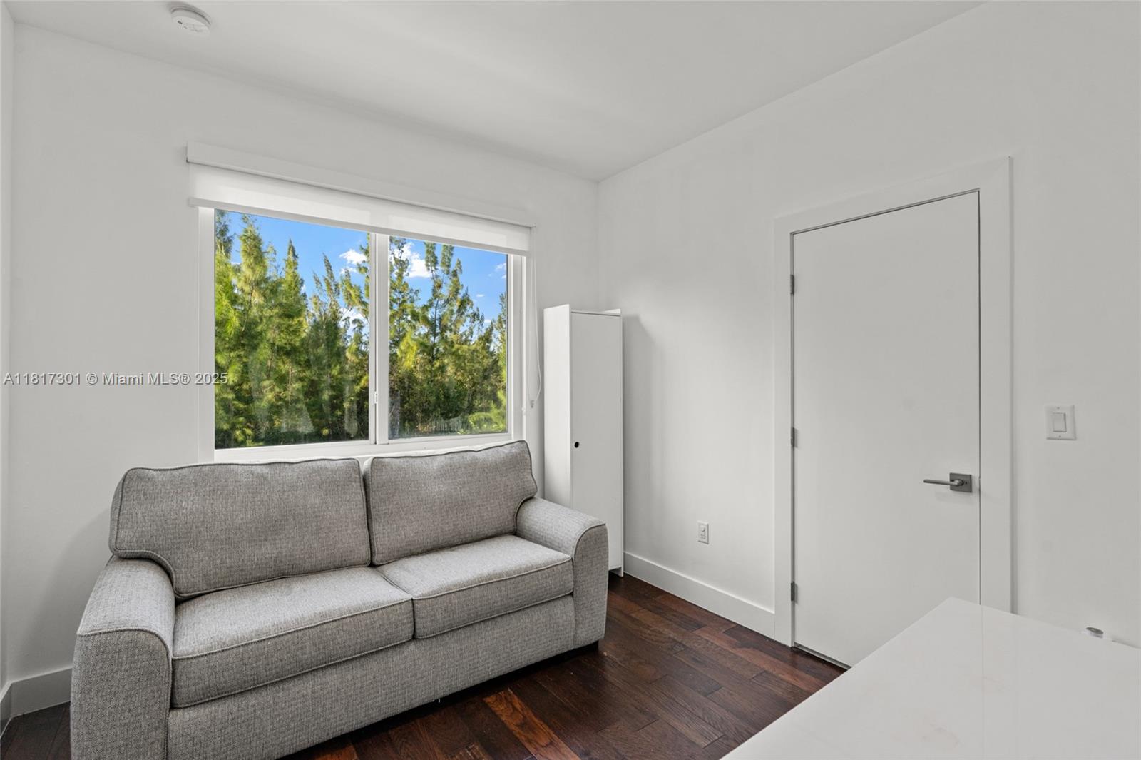 DORAL PALMS SOUTH - Residential Lease