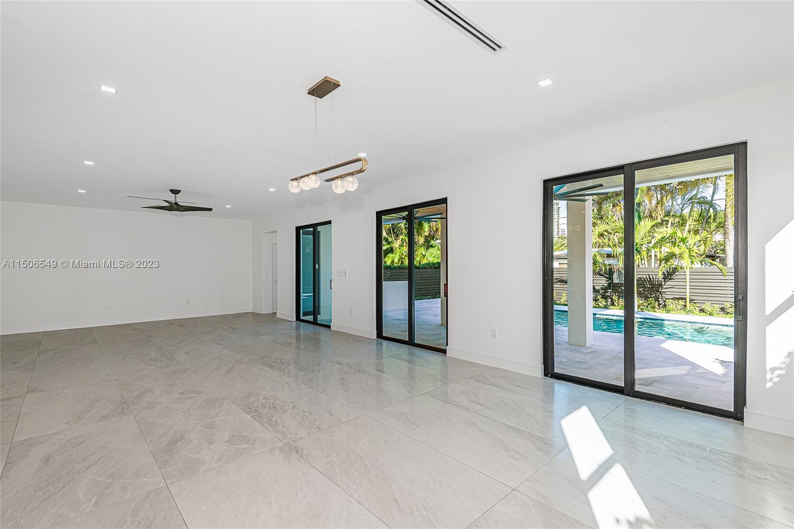 RIO VISTA C J HECTORS RES - Residential