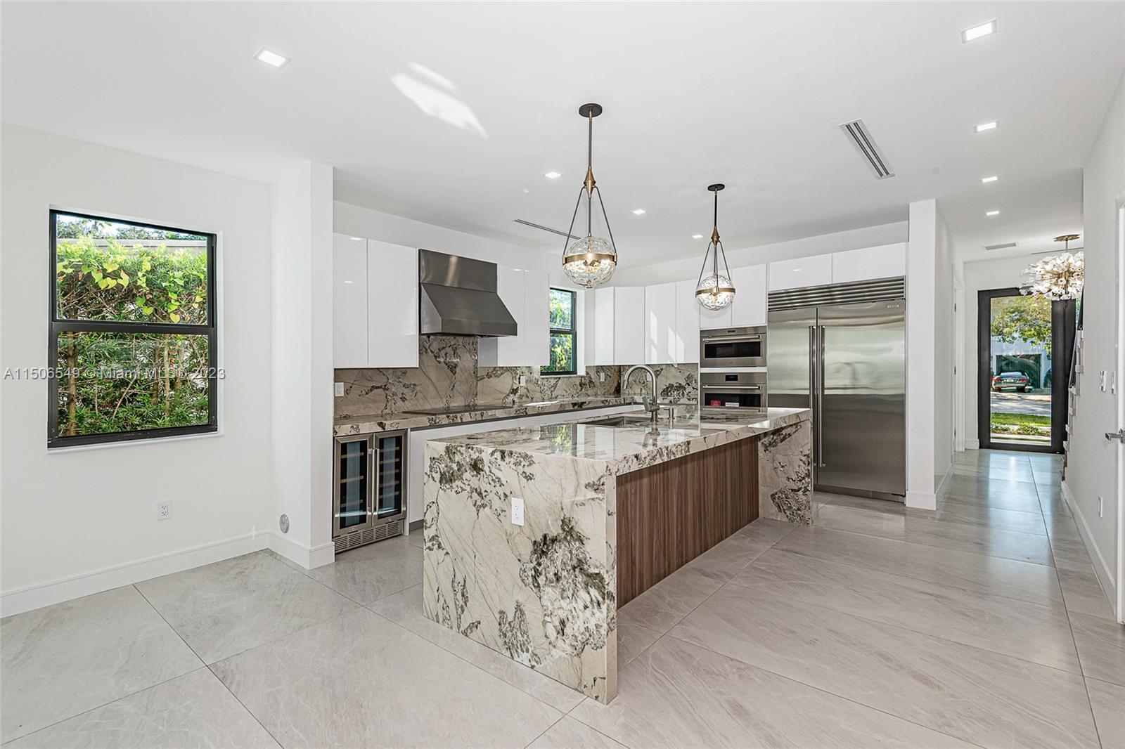 RIO VISTA C J HECTORS RES - Residential