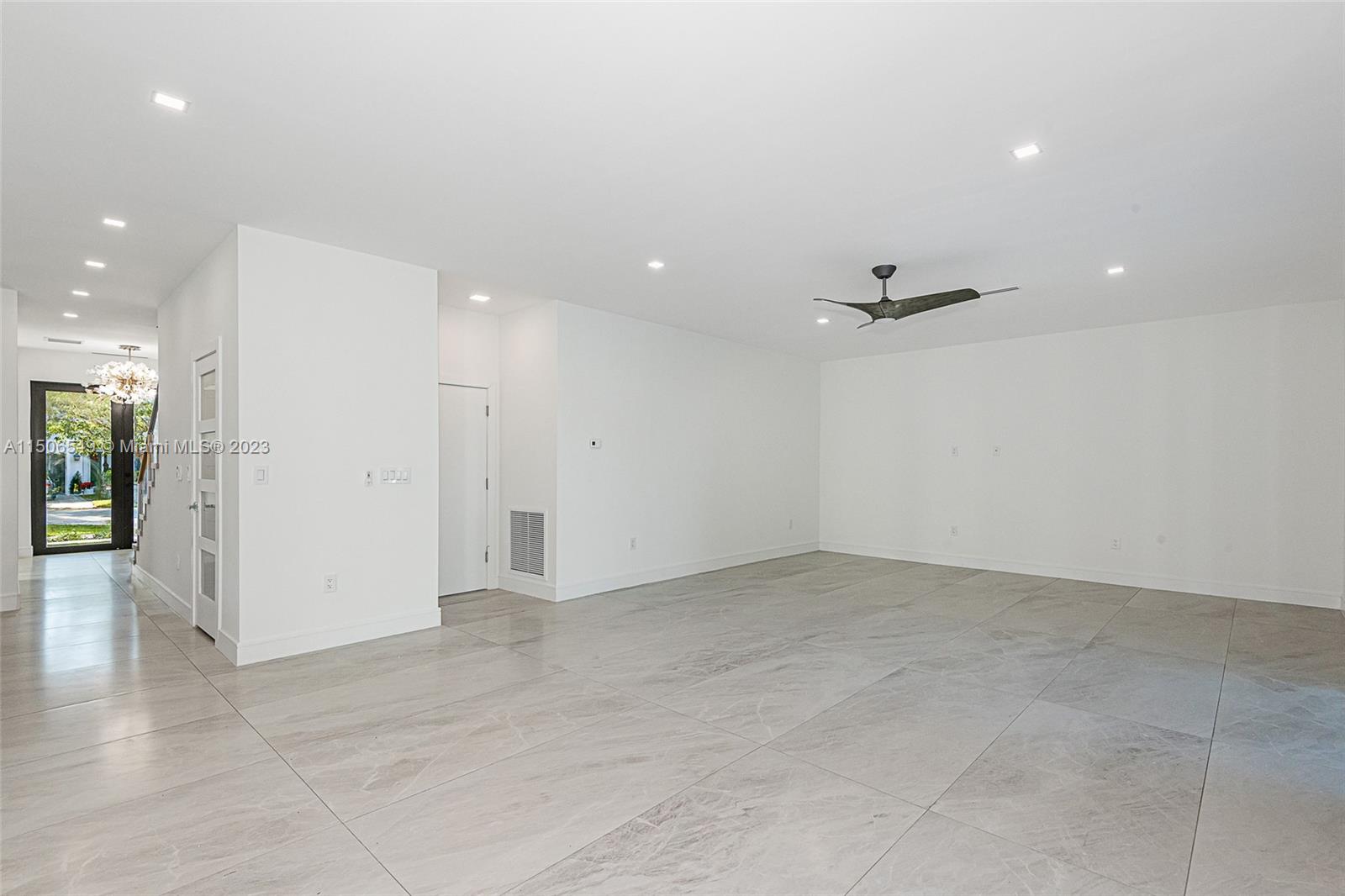 RIO VISTA C J HECTORS RES - Residential