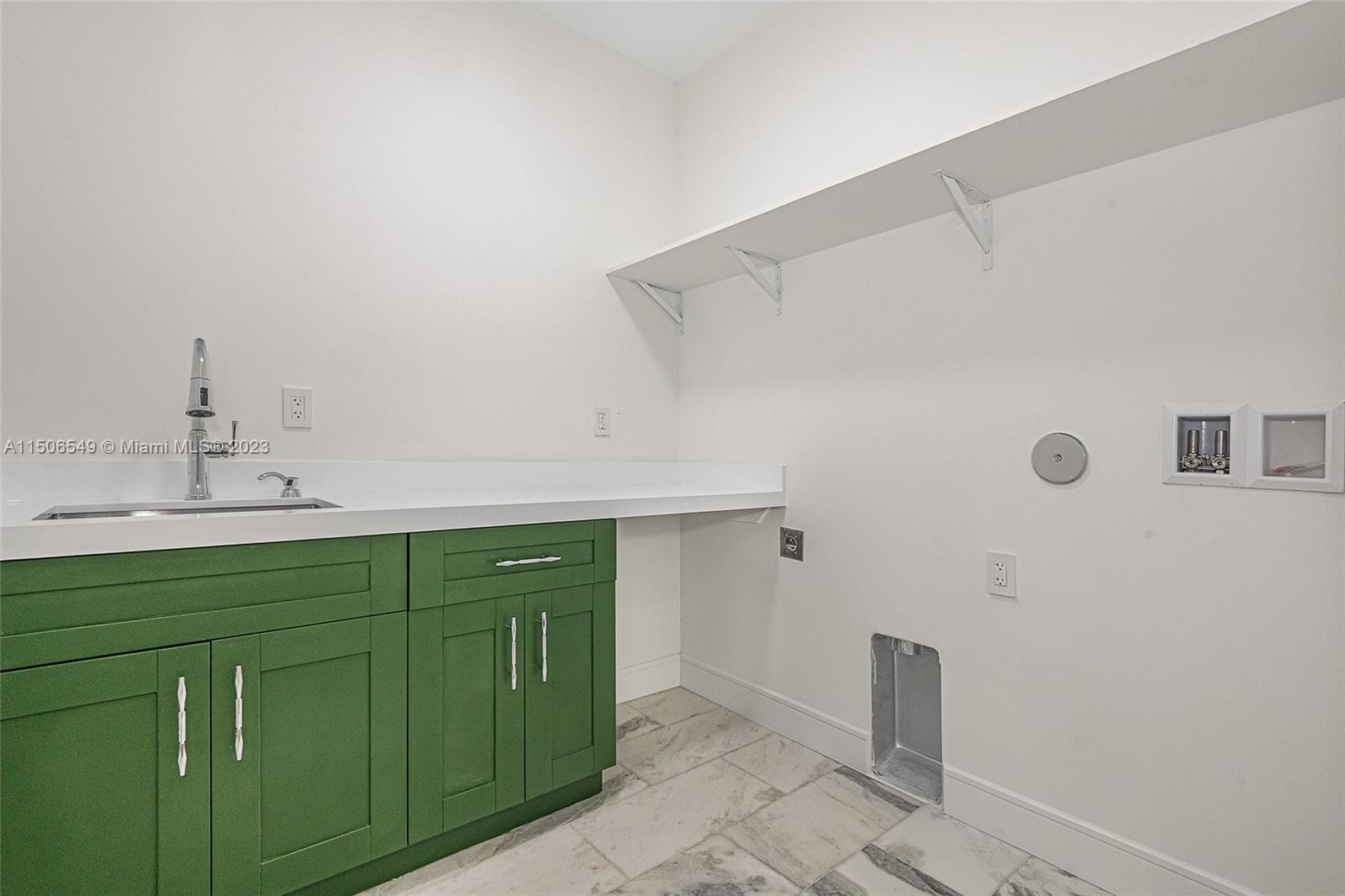 RIO VISTA C J HECTORS RES - Residential