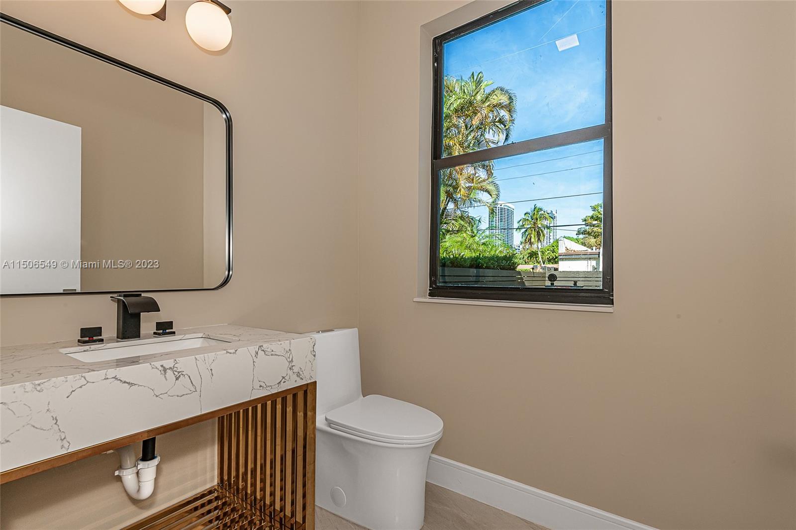 RIO VISTA C J HECTORS RES - Residential