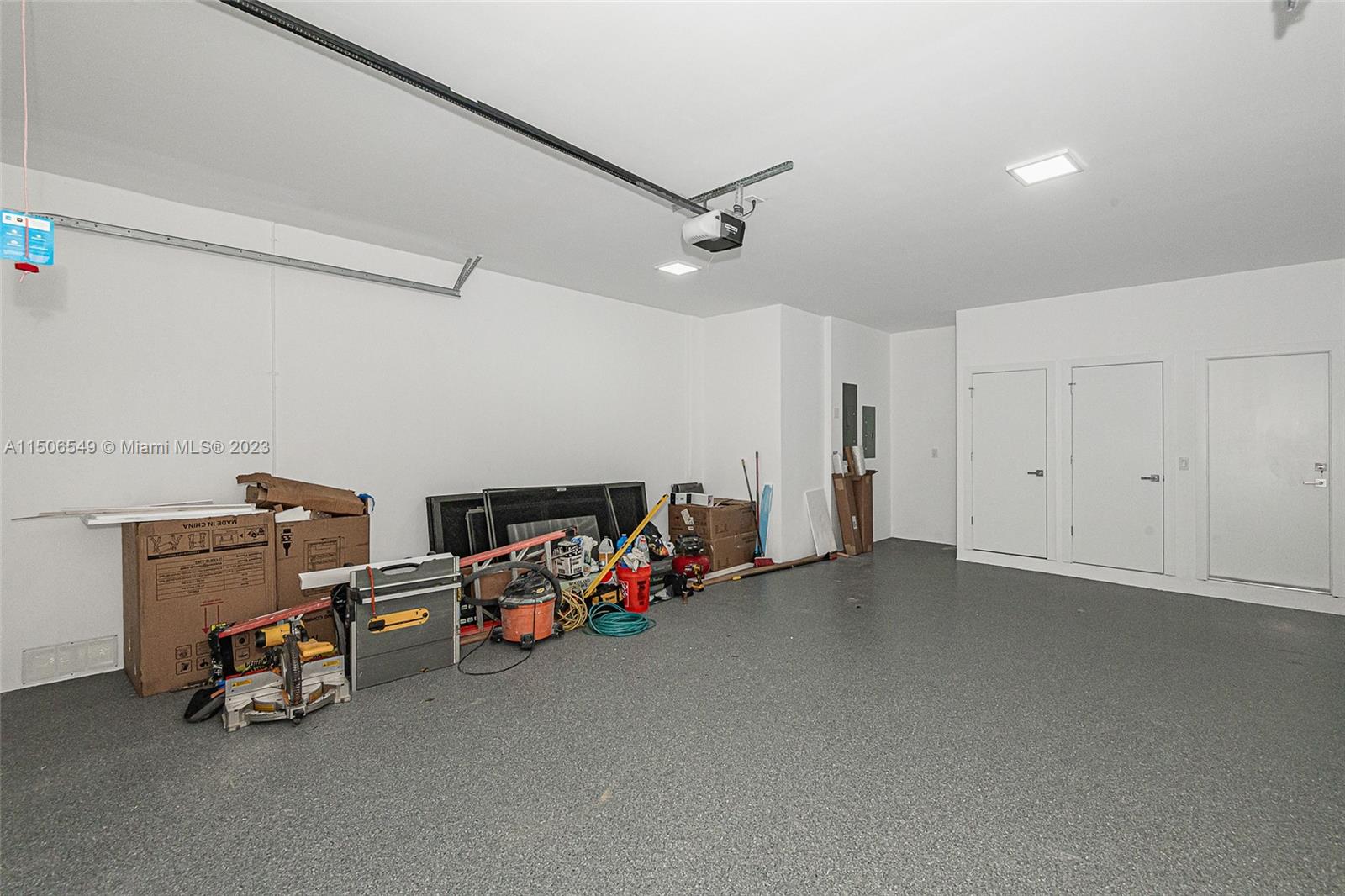 RIO VISTA C J HECTORS RES - Residential