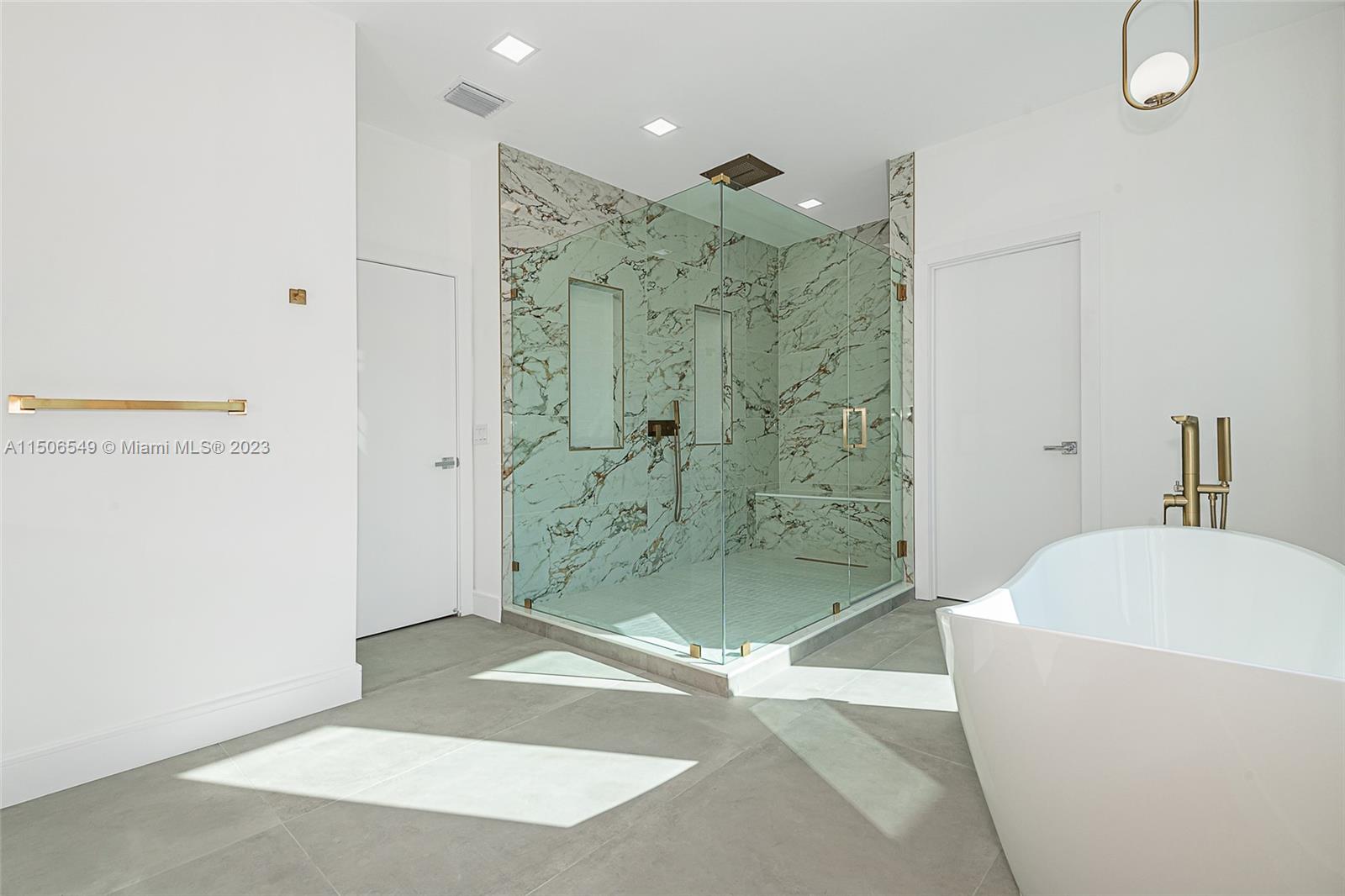 RIO VISTA C J HECTORS RES - Residential