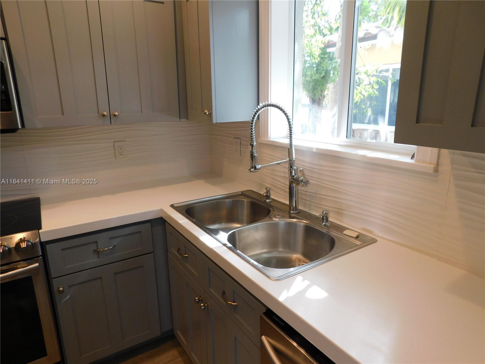 SOUTH VEDADO - Residential Lease