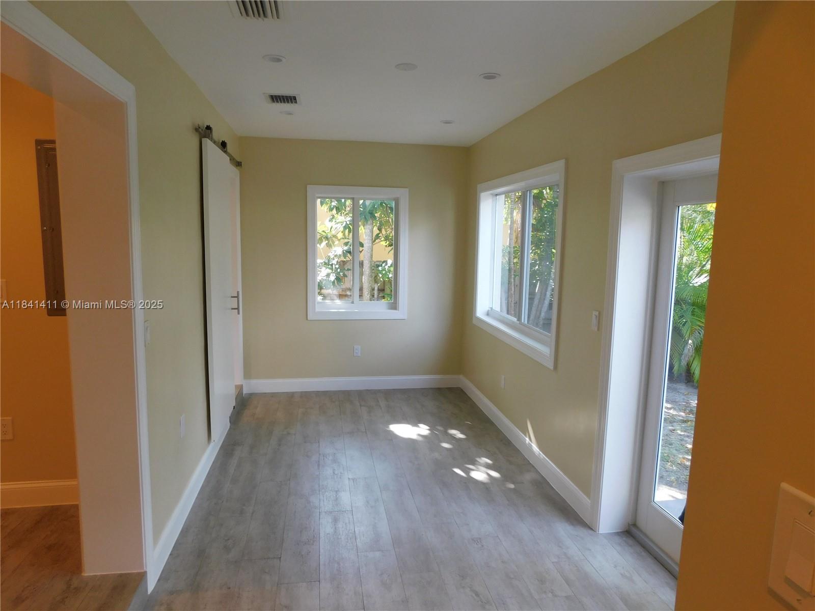 SOUTH VEDADO - Residential Lease