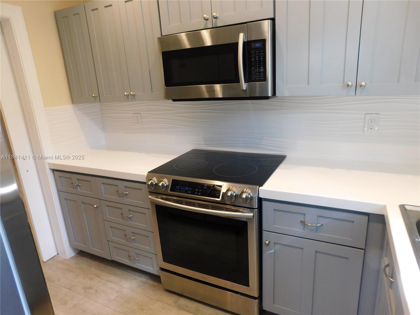 SOUTH VEDADO - Residential Lease