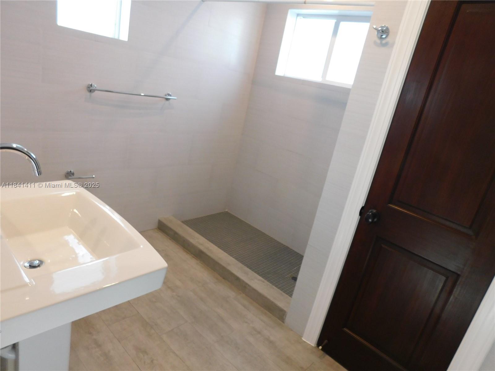 SOUTH VEDADO - Residential Lease