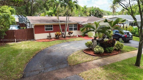 Photo of 5122 SW 92nd Ter, Cooper City, FL 33328 (MLS # A12062318)