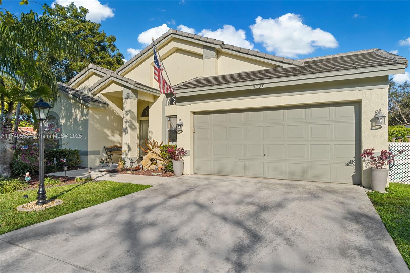 5708 Nw 47th Ct, Coral Springs, Broward County, Florida - 4 Bedrooms  
2 Bathrooms - 
