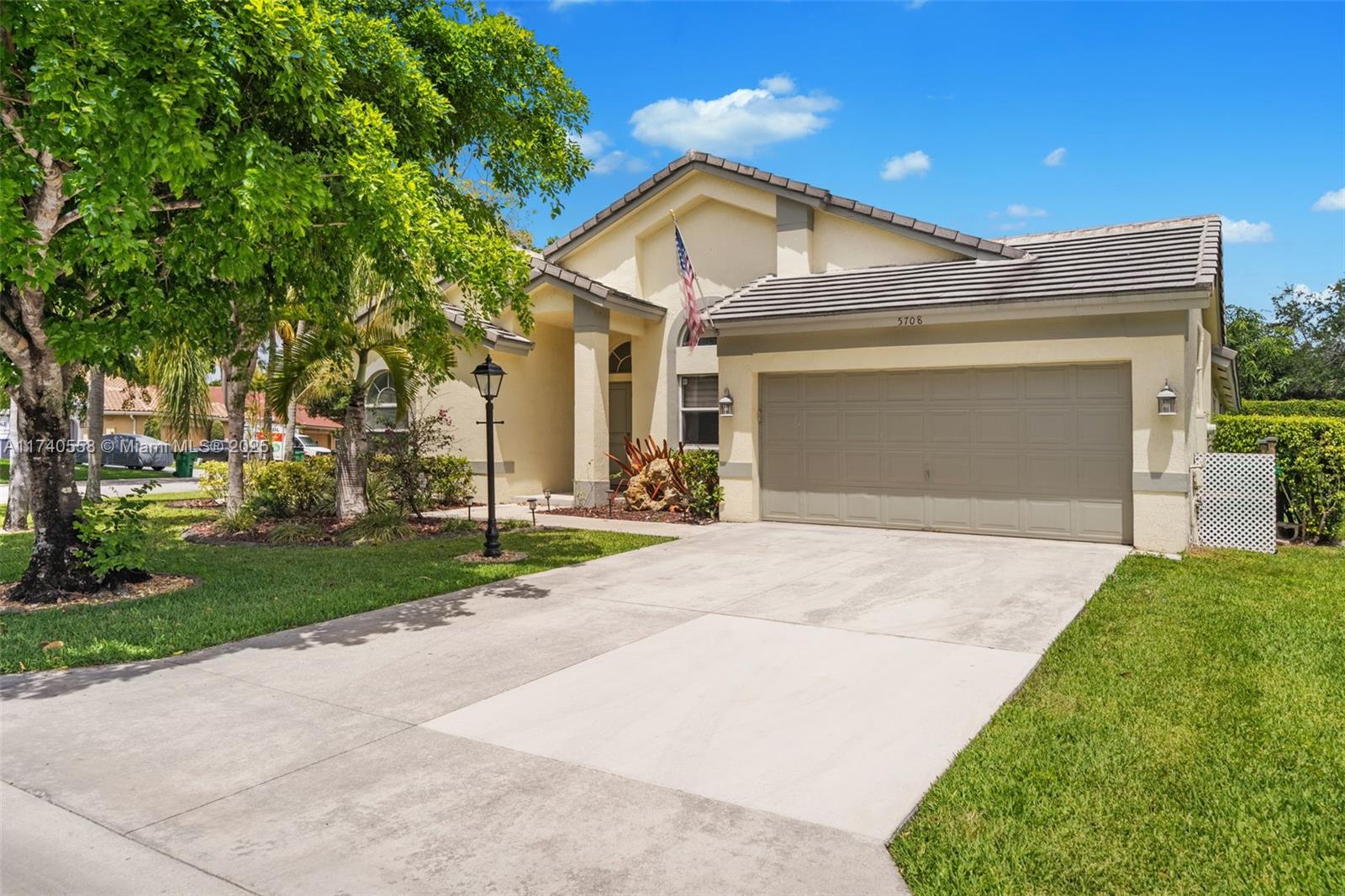 Photo 1 of 5708 Nw 47th Ct, Coral Springs, Florida, $765,000, Web #: 11740558
