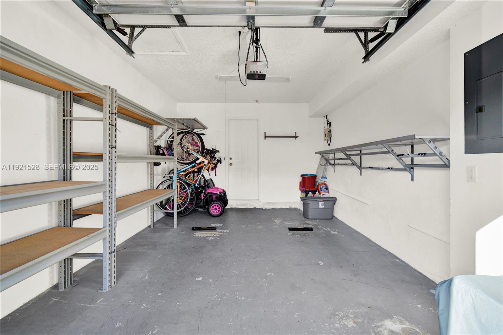 CONTINENTAL HOMES TOWNHOU - Residential