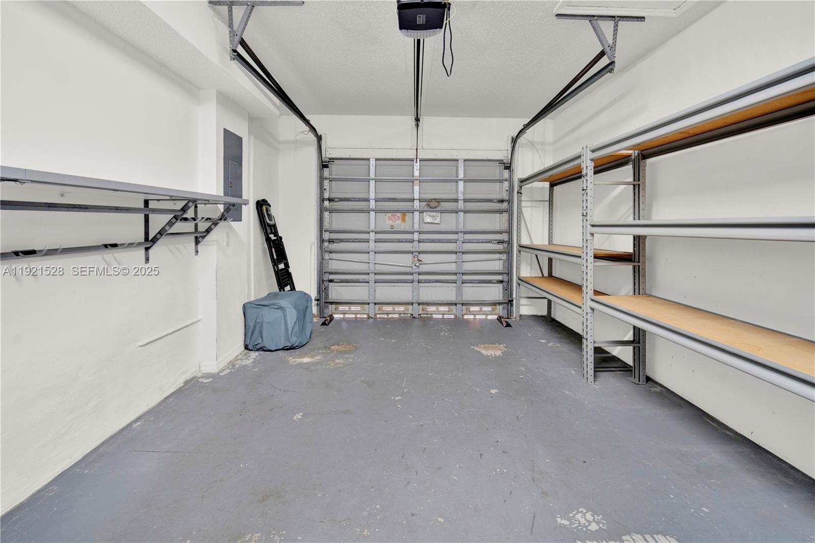 CONTINENTAL HOMES TOWNHOU - Residential