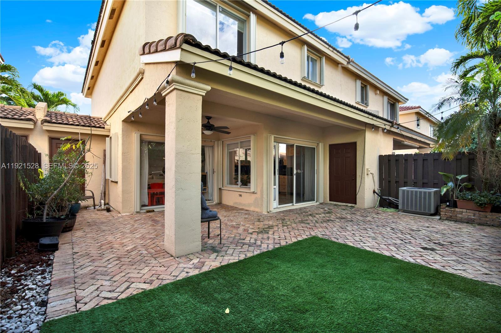 CONTINENTAL HOMES TOWNHOU - Residential