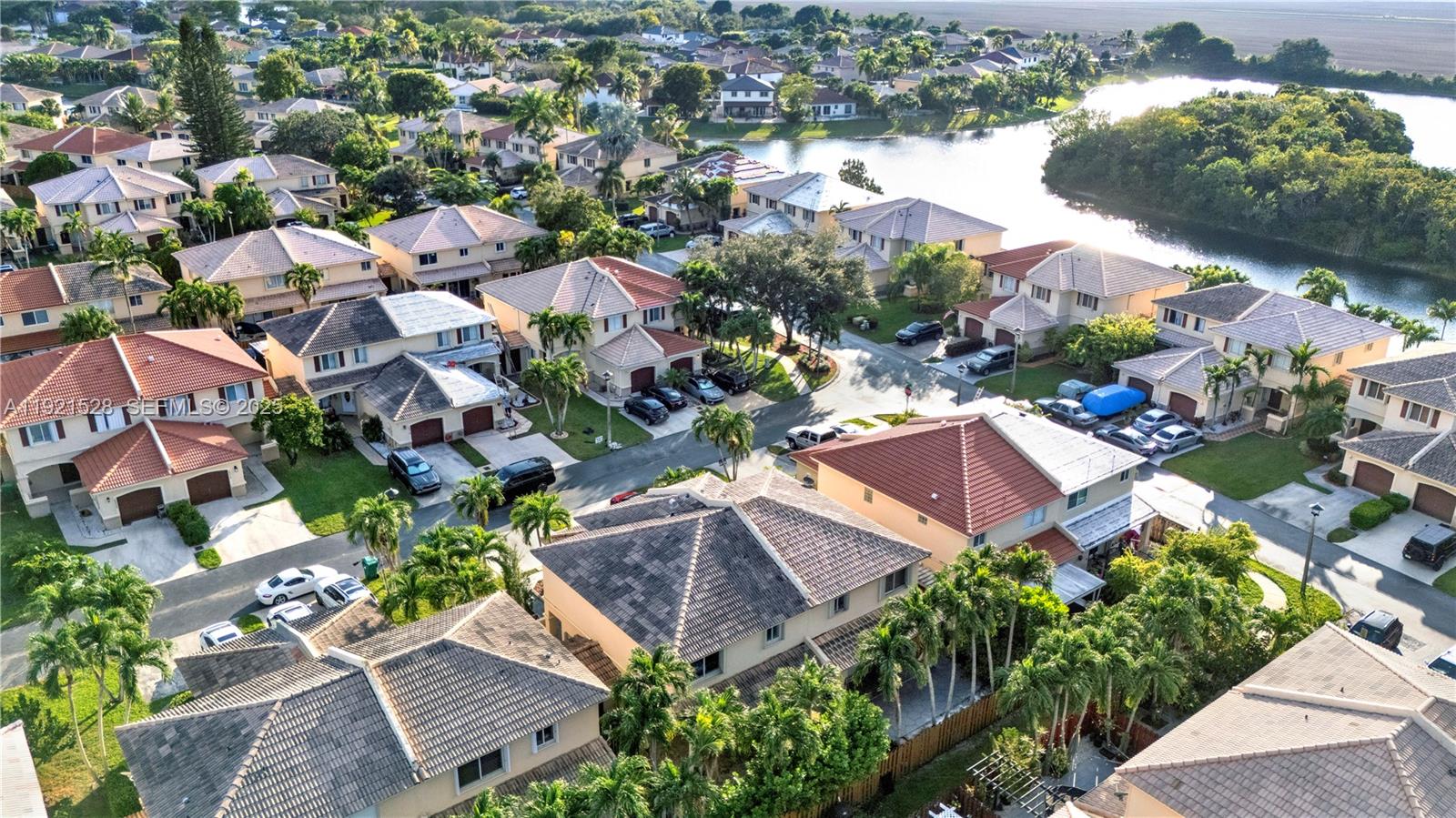 CONTINENTAL HOMES TOWNHOU - Residential